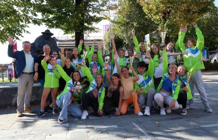 SPREJEM PLESALCEV EVORE 00 FOTO LJUBO VUKELIČ